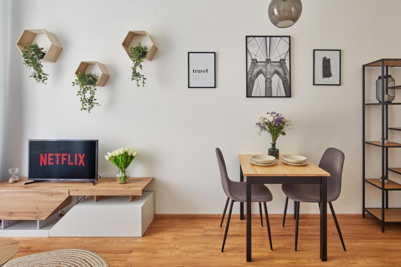 Days - Modern W Easy Access Appartamento Praga